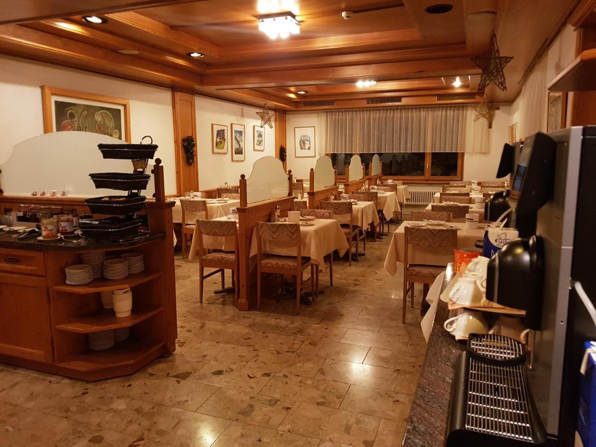Alpine Budget Rooms by Täscherhof Zermatt Buitenkant foto