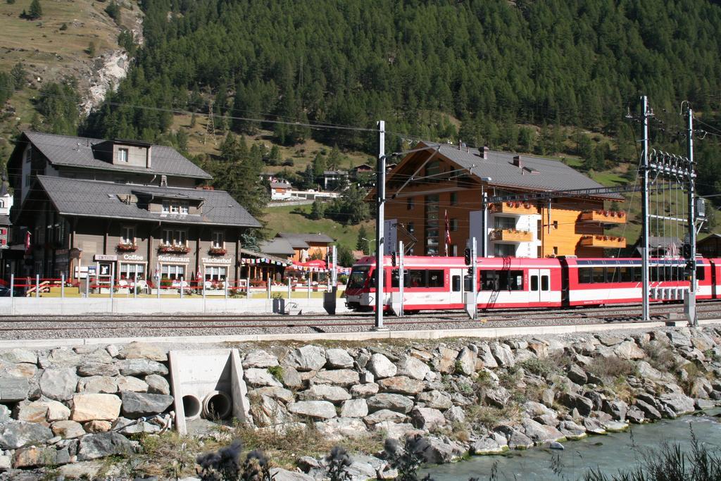 Alpine Budget Rooms by Täscherhof Zermatt Buitenkant foto