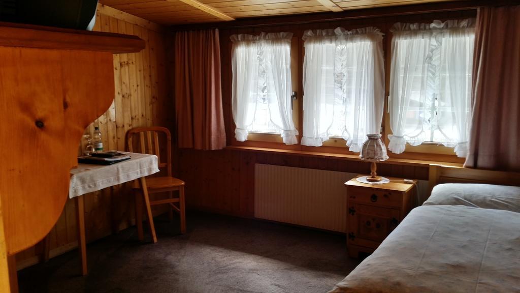 Alpine Budget Rooms by Täscherhof Zermatt Kamer foto