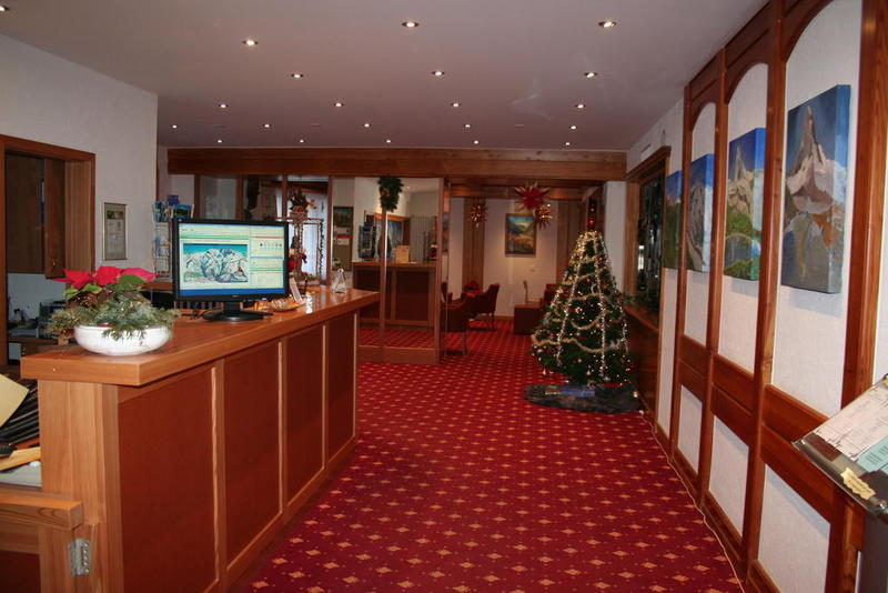 Alpine Budget Rooms by Täscherhof Zermatt Buitenkant foto
