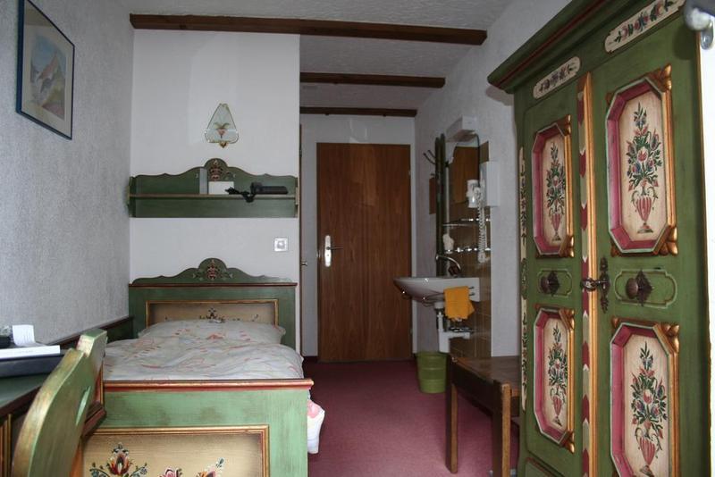 Alpine Budget Rooms by Täscherhof Zermatt Buitenkant foto