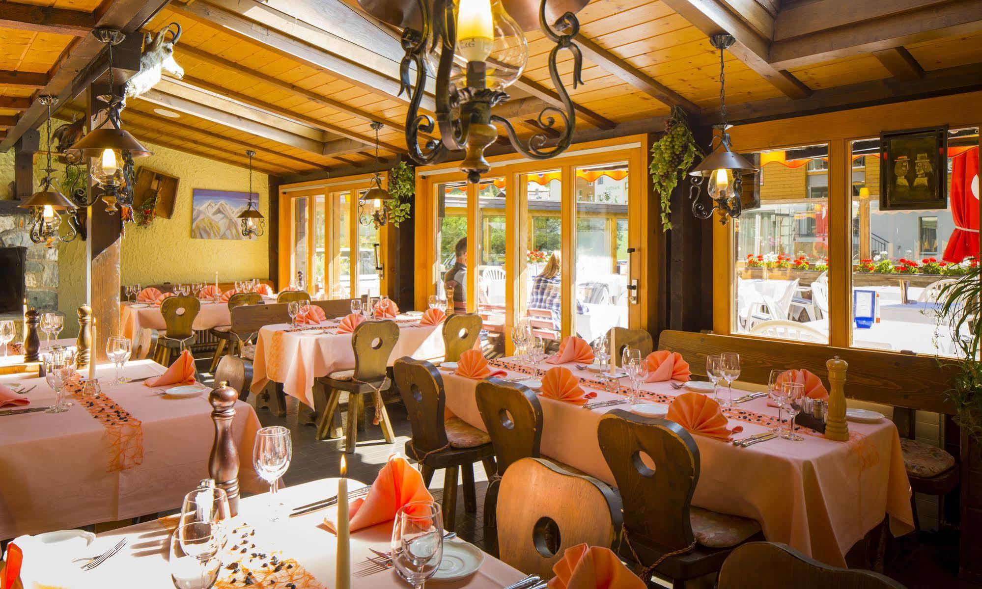 Alpine Budget Rooms by Täscherhof Zermatt Buitenkant foto