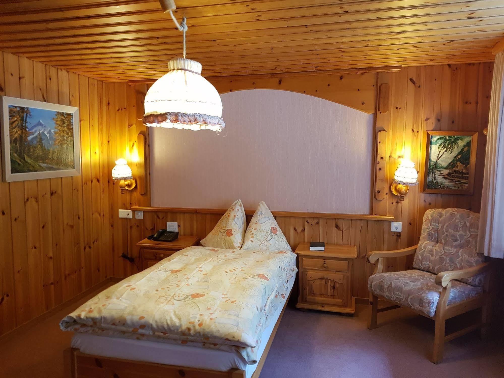 Alpine Budget Rooms by Täscherhof Zermatt Buitenkant foto