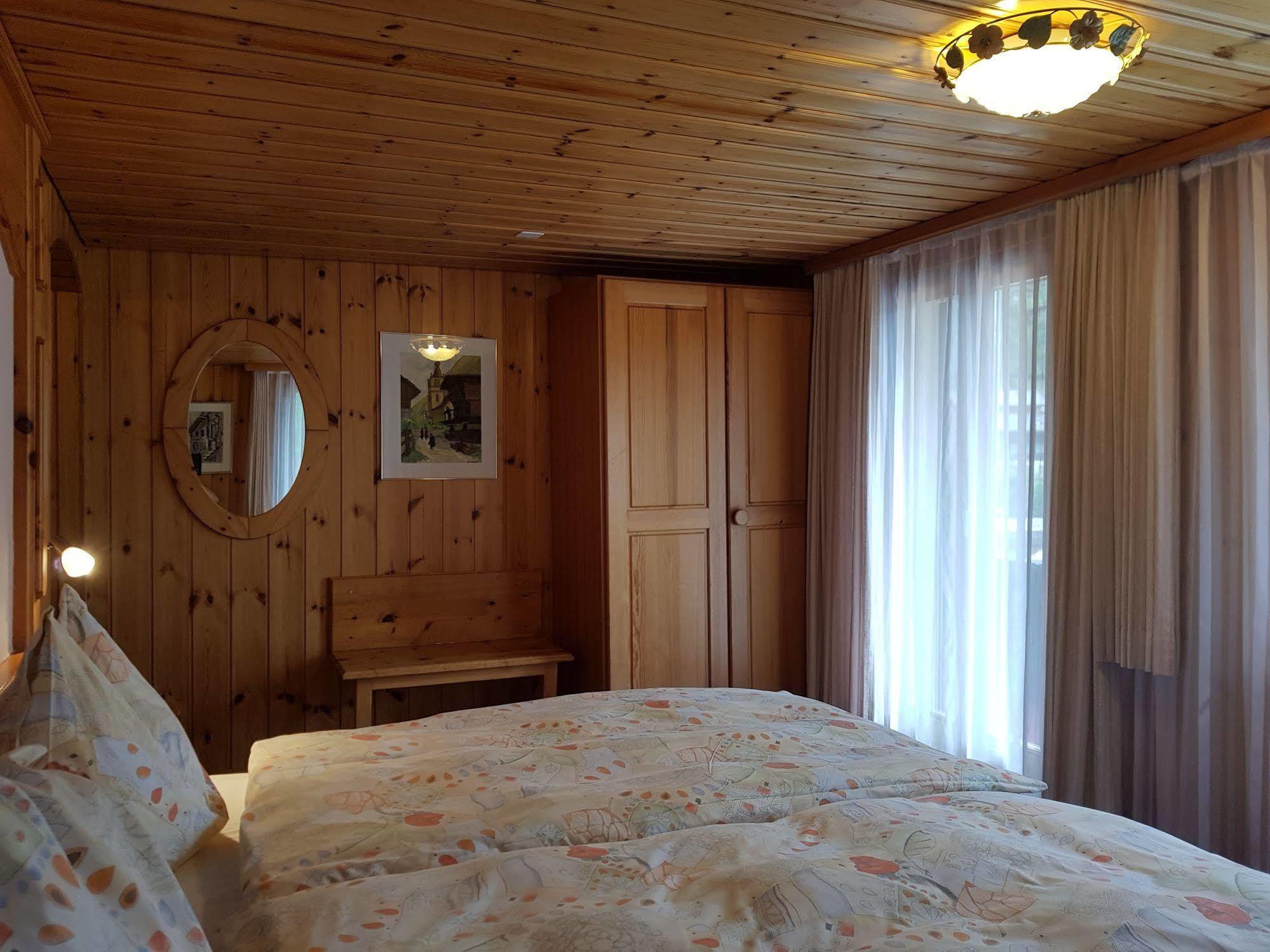 Alpine Budget Rooms by Täscherhof Zermatt Buitenkant foto