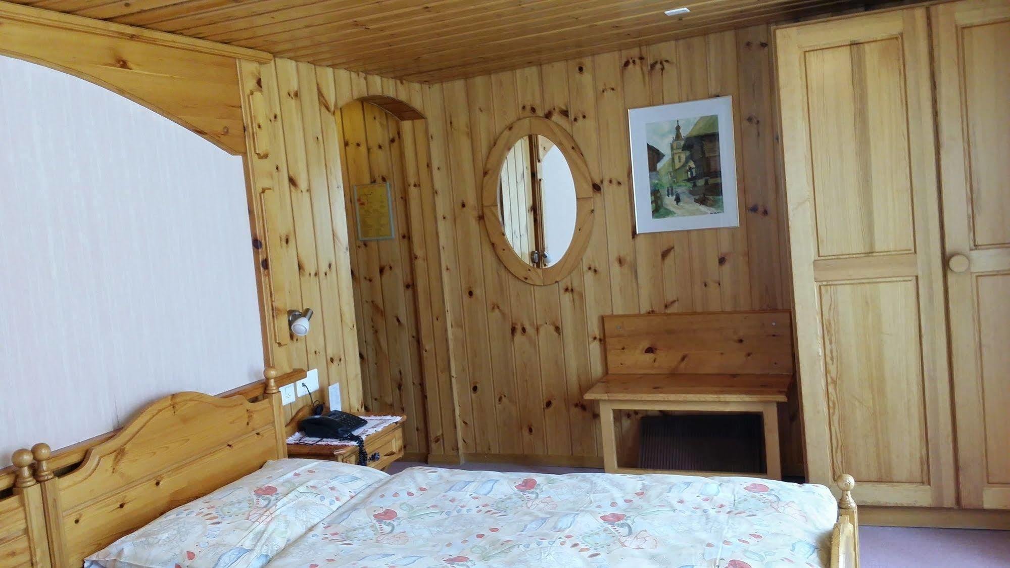 Alpine Budget Rooms by Täscherhof Zermatt Buitenkant foto